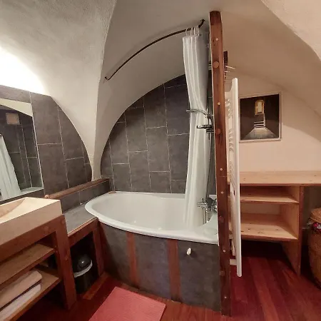 Holiday home Logement Entier Pour 6 Personnes Dans Ferme Ancienne Enchastrayes